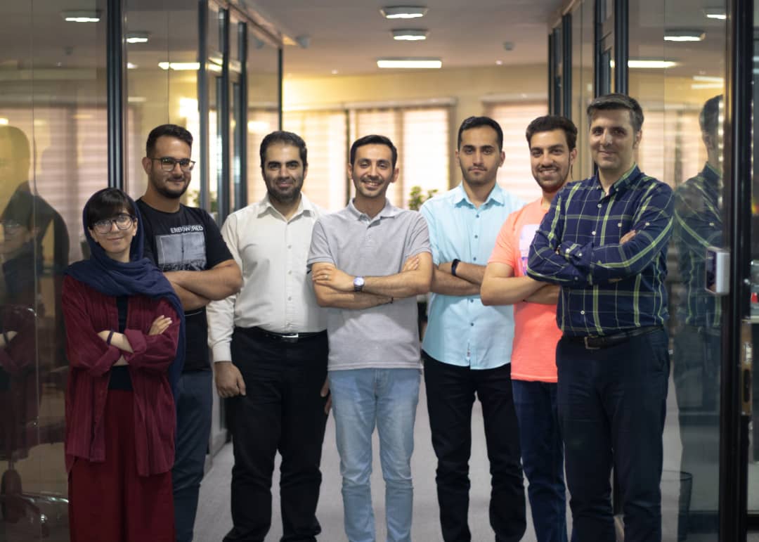 «از راست به چپ» ابراهیم، پیمان، احسان، علی، علی، میلاد و زهرا