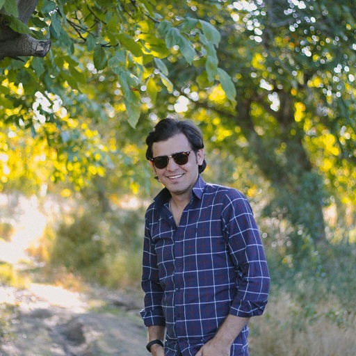 محمد عربی، علاقه مند به حوزه کامپیوتر