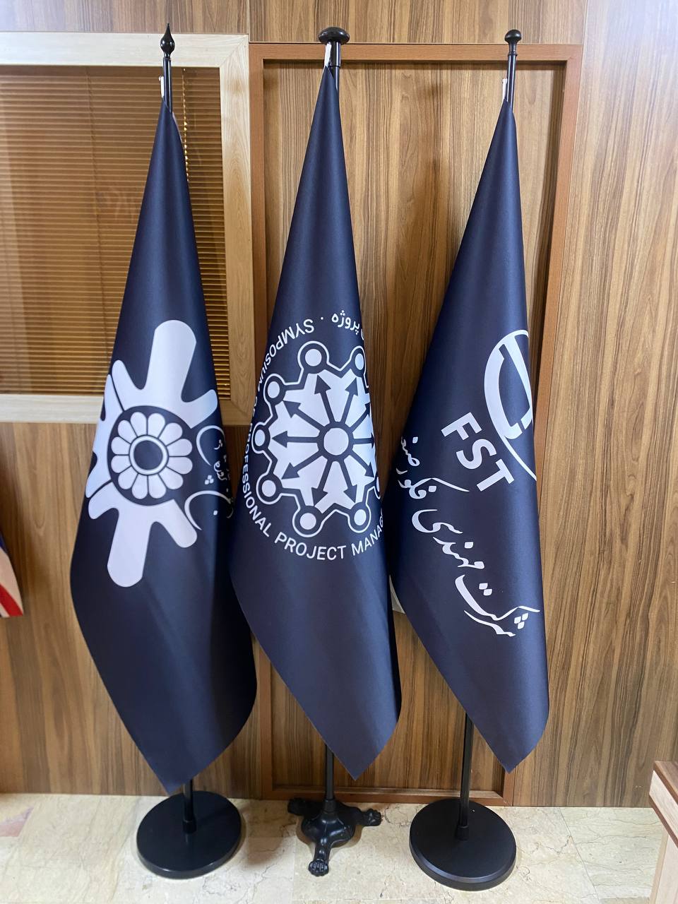 پرچم لمینت با ایستایی بالا