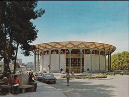 چرا فرهنگِ تئاتر رو به زوال است؟