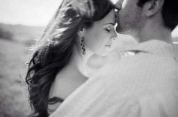 می‌بوسم تو را | شعر