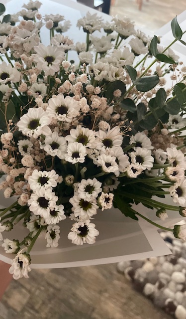 دسته گل اهدایی مادر عزیزم به مناسبت ویزا