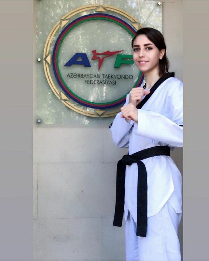 سرکارخانم مهتاب کیانی از اعضای تیم ملی آذربایجان و مربی مجموعه ورزشی ( Boot camp )