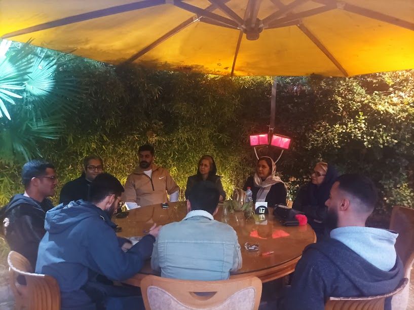 دوستان خوب زینو در باشگاه کتابخوانی شیراز