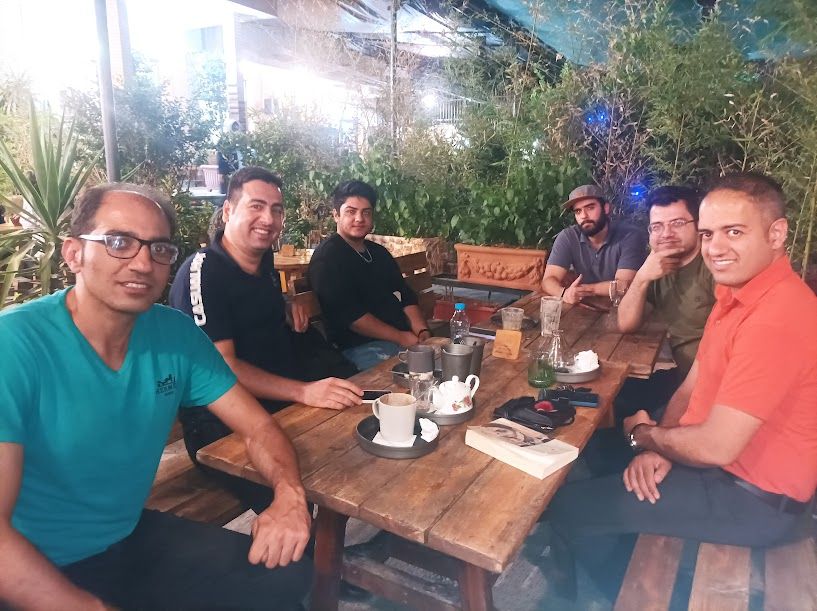 زینو یکی از بهترین باشگاه های کتابخوانی شیراز