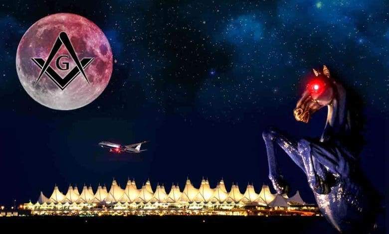 اسب لوسیفر با چشمهای قرمز در فرودگاه از مراجعین استقبال میکند