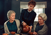 نقد فیلم ضیافت بابت، فیلم مورد علاقه پاپ چه محتوایی دارد؟!