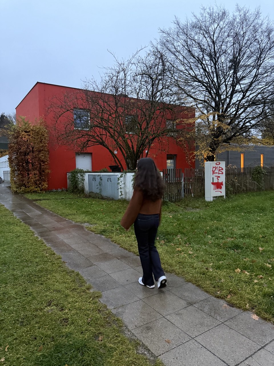 من، بدون داداش و بی بی در کشور غریب...