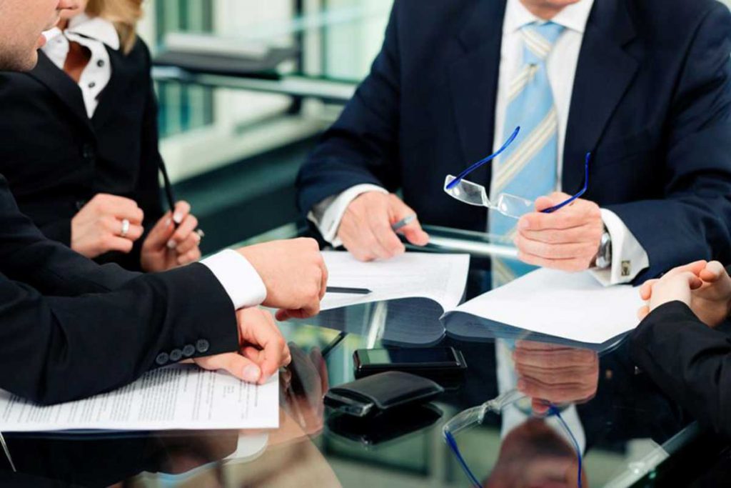 اختیارات وکیل پایه یک دادگستری چیست؟