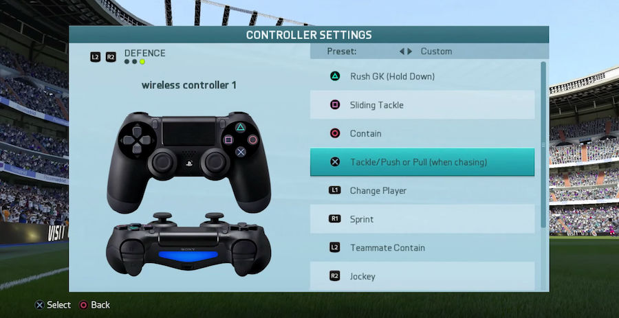 فیفا به کاربران اجازه می‌دهد تا دکمه‌ها و تنظیمات کنترلر بازی خود را سفارشی سازی کنند،که باعث می شود کاربران  کنترل بیشتری بر نحوه انجام بازی خود داشته باشند.