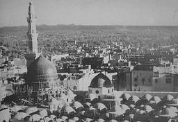 غباری میان مدینه