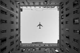 این‌جا/آن‌جا