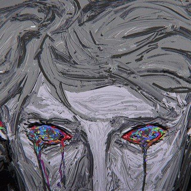 یه روز بالاخره رنگهارو گریه میکنم؛ سیاهی رو بالا میارم. شفاف میشم.