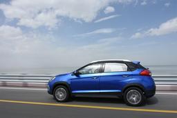 X22، کراس اوور جمع و جور مدیران خودرو