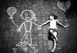 مزایا و معایب داشتن دوست خیالی کودک