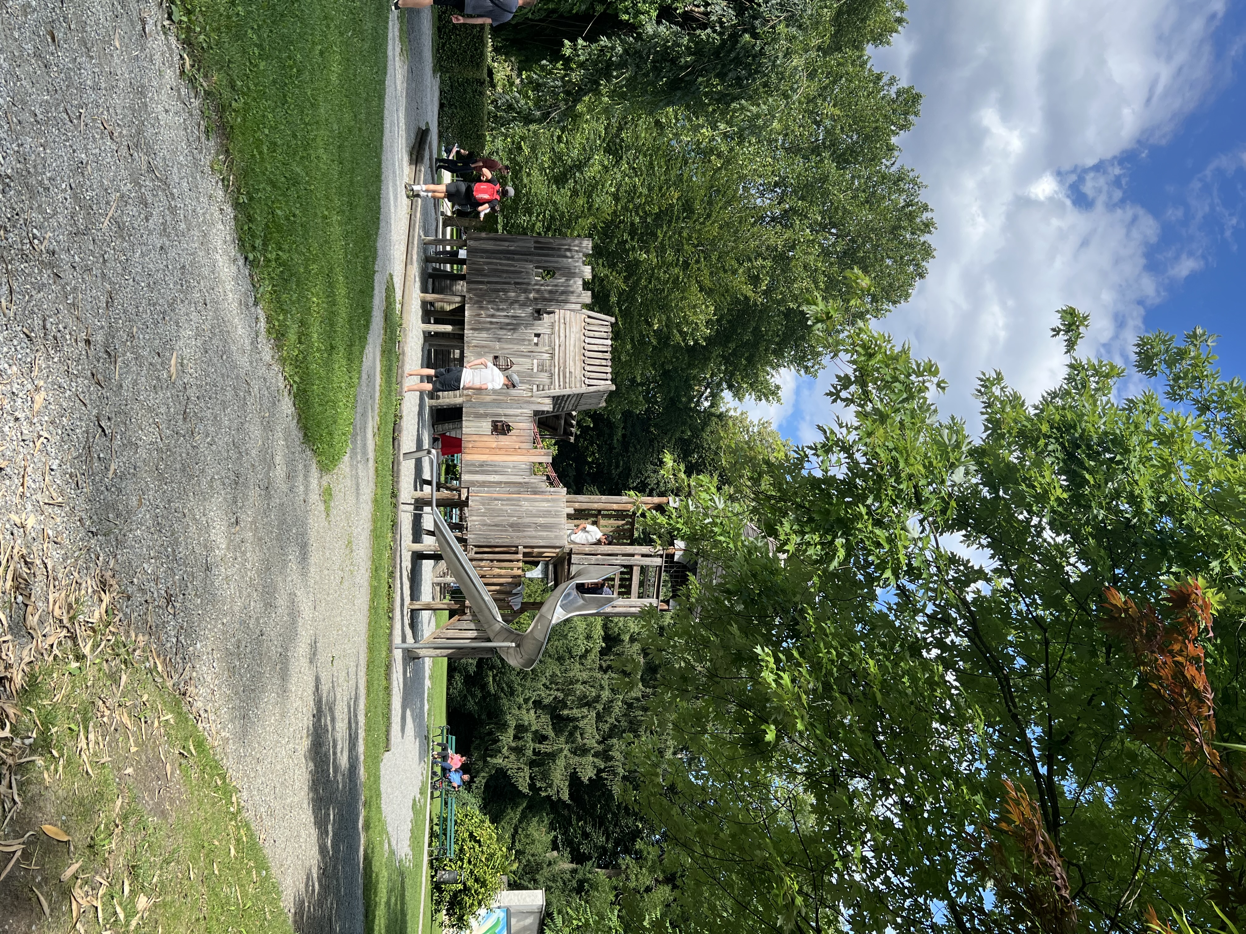 مرا ببخش مامان که زود بود برایت