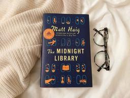 کتاب کتابخانه نیمه شب