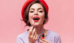 رنگ رژلب هایی که دندان ها را قشنگ تر نشان می دهند!