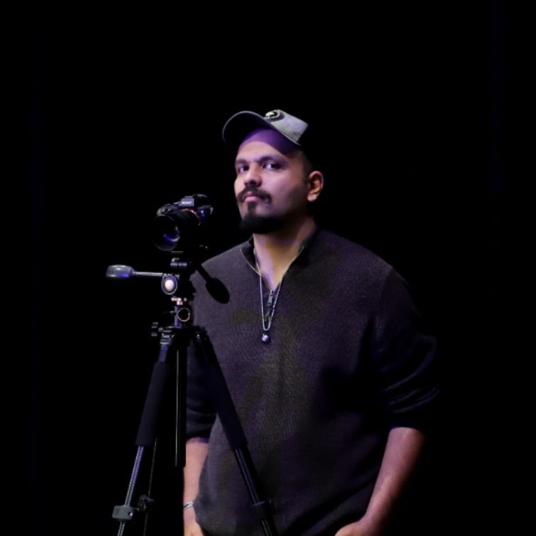 امیر حسین حسنی عکاس و فیلمبردار