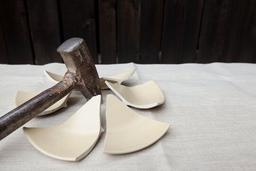 مبادا که ترک بردارد