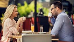 چگونه با افراد کم حرف رفتار کنیم؟