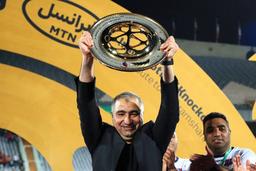 ساکت از مس مدعی قهرمانی می‌سازد!