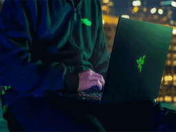 Razer Blade 15 (2023) به عنوان لپ تاپ گیمینگ میان رده جدید وارد بازار می شود