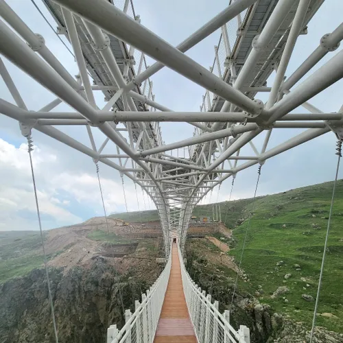 به جای عکس هواپراید پل معلق سرعین رو گذاشتم کیف کنید.🙌