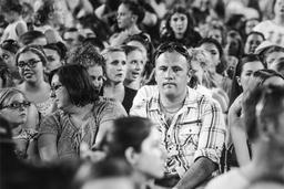 وقتی حسش نیست، تئاتر نبینید!