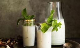 چه مواد شیمیایی به عنوان نگهدارنده در دوغ های صنعتی افزوده می شود؟