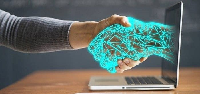 شکل ۱. انسان‌ها + AI.
