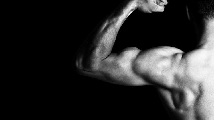 ساخت عضله چقدر طول می‌کشد؟