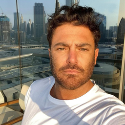 بیوگرافی محمدرضا گلزار، بازیگر و خواننده محبوب کشور