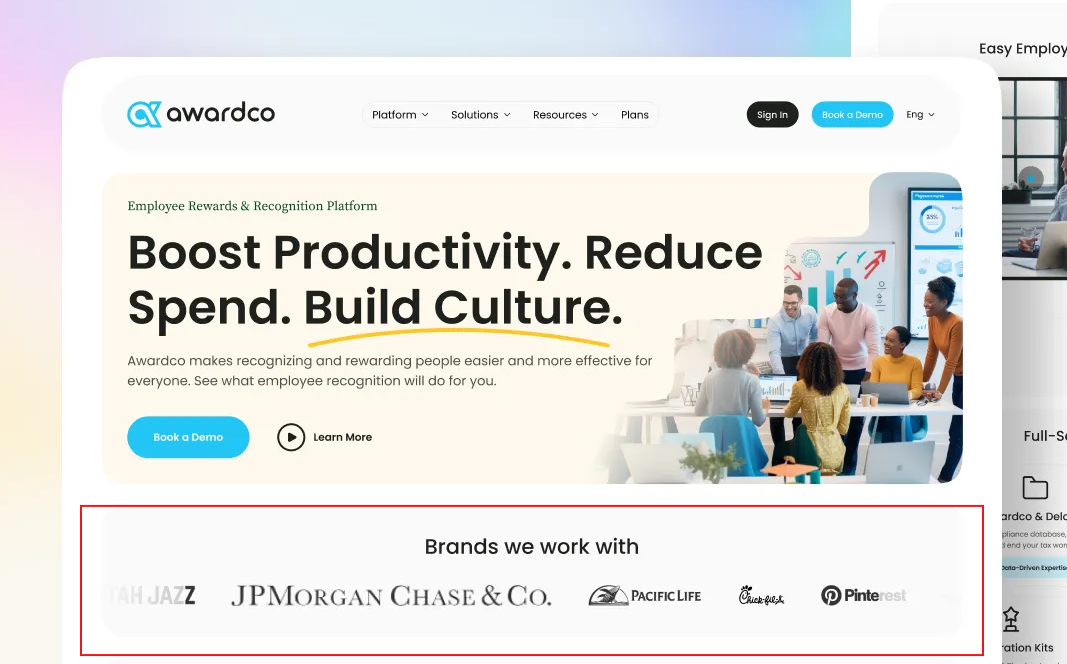 نمونه بخش اعتمادسازی در یک وبسایت (کادر قرمز رنگ)