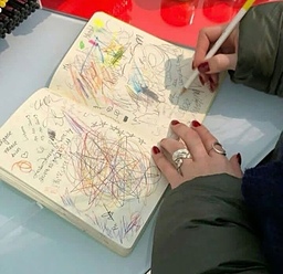 حبس ابد در آغوشِ مأمور