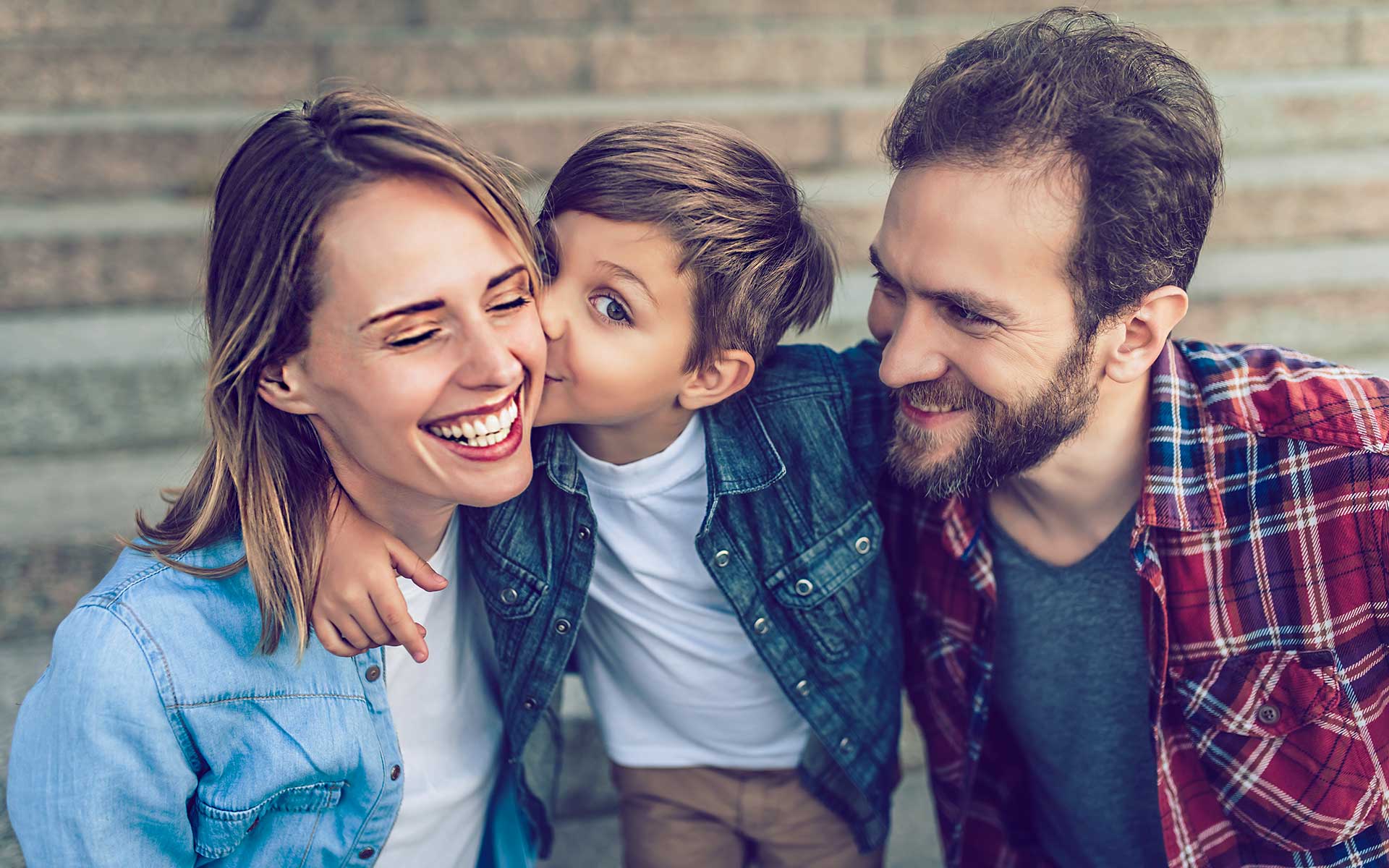 رابطه ما با پدر و مادر، آینه‌ی رابطه با دنیا و خودمون