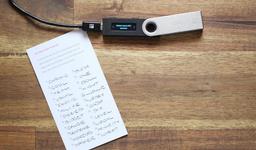 اهمیت نگهداری امن ٢٤ کلمه بازیابی کیف پول سخت افزاری