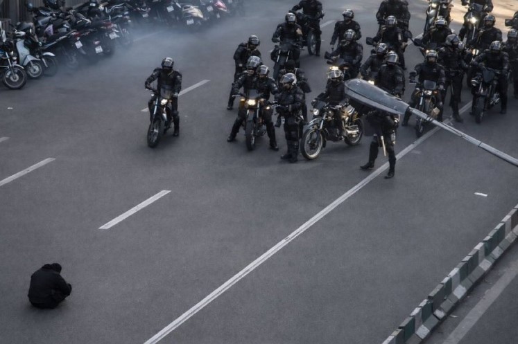 من همینجام!