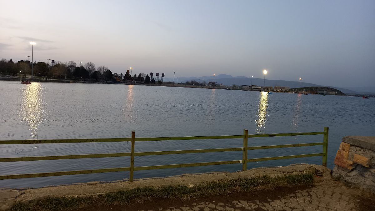 سراب نیلوفر