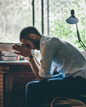 افسردگی در مردان – 14 مورد جدی از علائم دلایل و نشانه ها