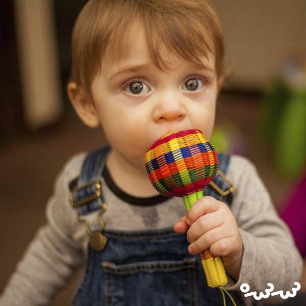 علامت تشخیص بیماری اوتیسم ؛  حرکت چشم نوزاد