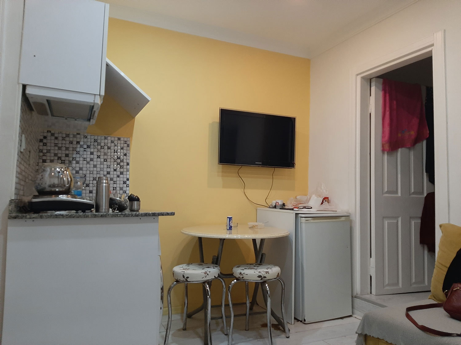 هتل آپارتمان ما هم قیمت مناسبی داشت و هم نزدیک میدون تکسیم بود