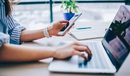 وب سایت در مقابل رسانه‌های اجتماعی – کدام یک برای تجارت شما بهتر است؟