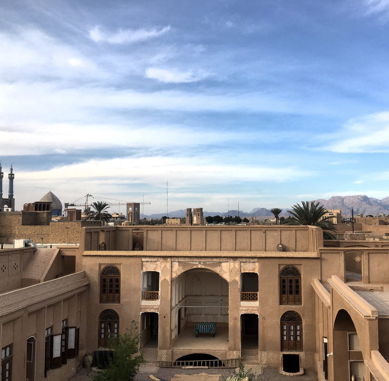 خانه تاریخی سیگاری(۵ حیات و ۱۵ اتاق و ۱۸۰۰ متر پیچیدگی و درک و فهم!)