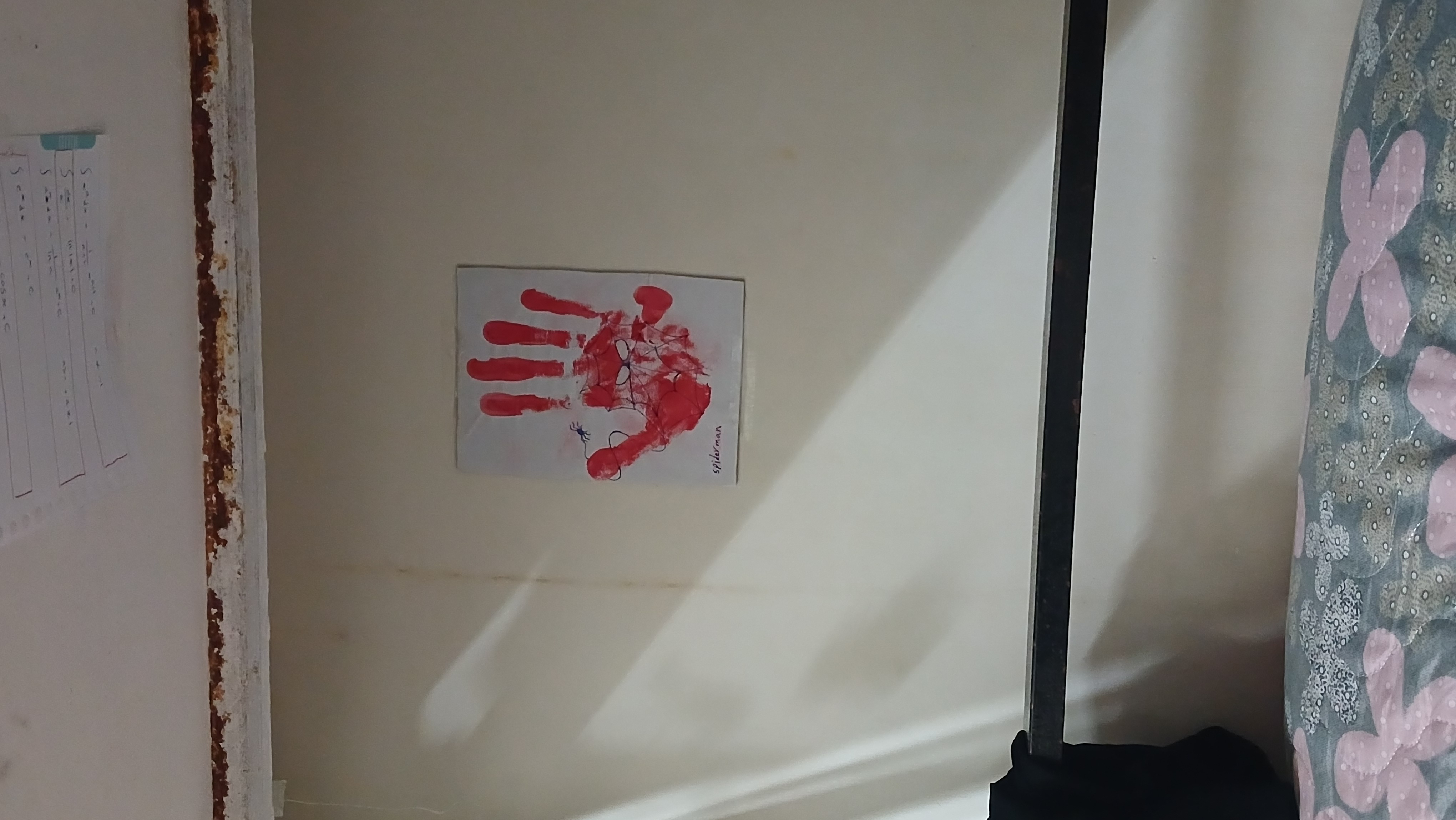 اینطوری دستاش همیشه بامنه