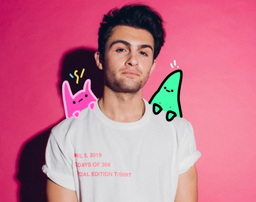 شرکت هنر دیجیتال ادعا می کند که میلیون ها دلار از فروش NFT در شکایت علیه هنرمند بدهکار است