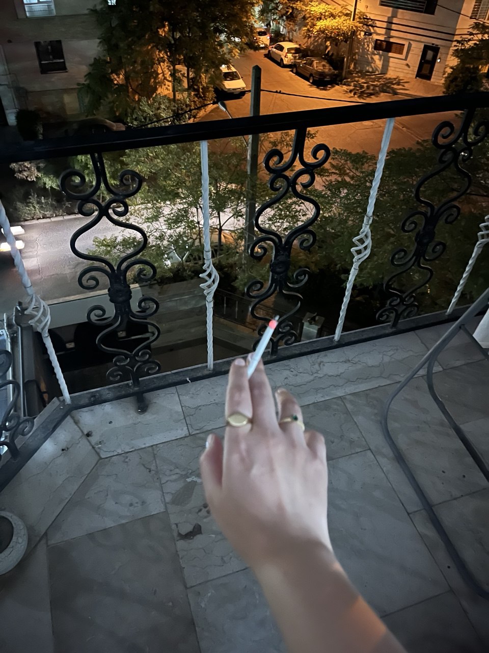 آخرین سیگار تنهایی