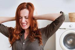 تکان خودرن بیش ازحد و سر صدای زیاد ماشین لباسشویی طبیعی می باشد ؟