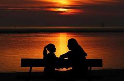 چگونه کودکان را از سرطان والدین آگاه کنیم!