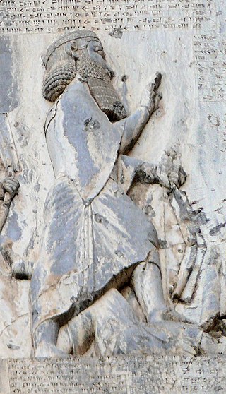 سنگ‌نگاره داریوش بزرگ در سنگ‌نوشته بیستون